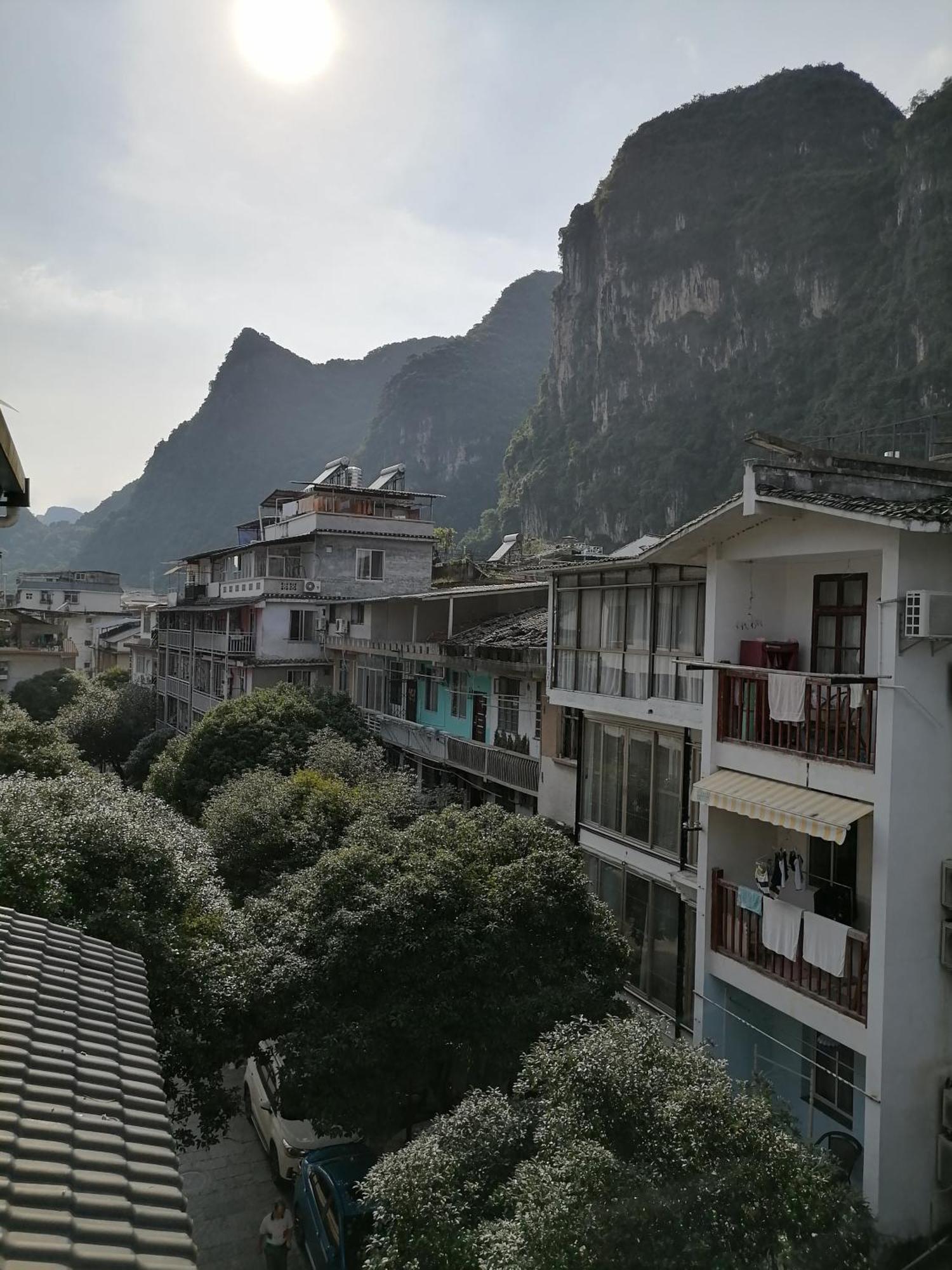 Lazzy Inn Yangshuo Buitenkant foto