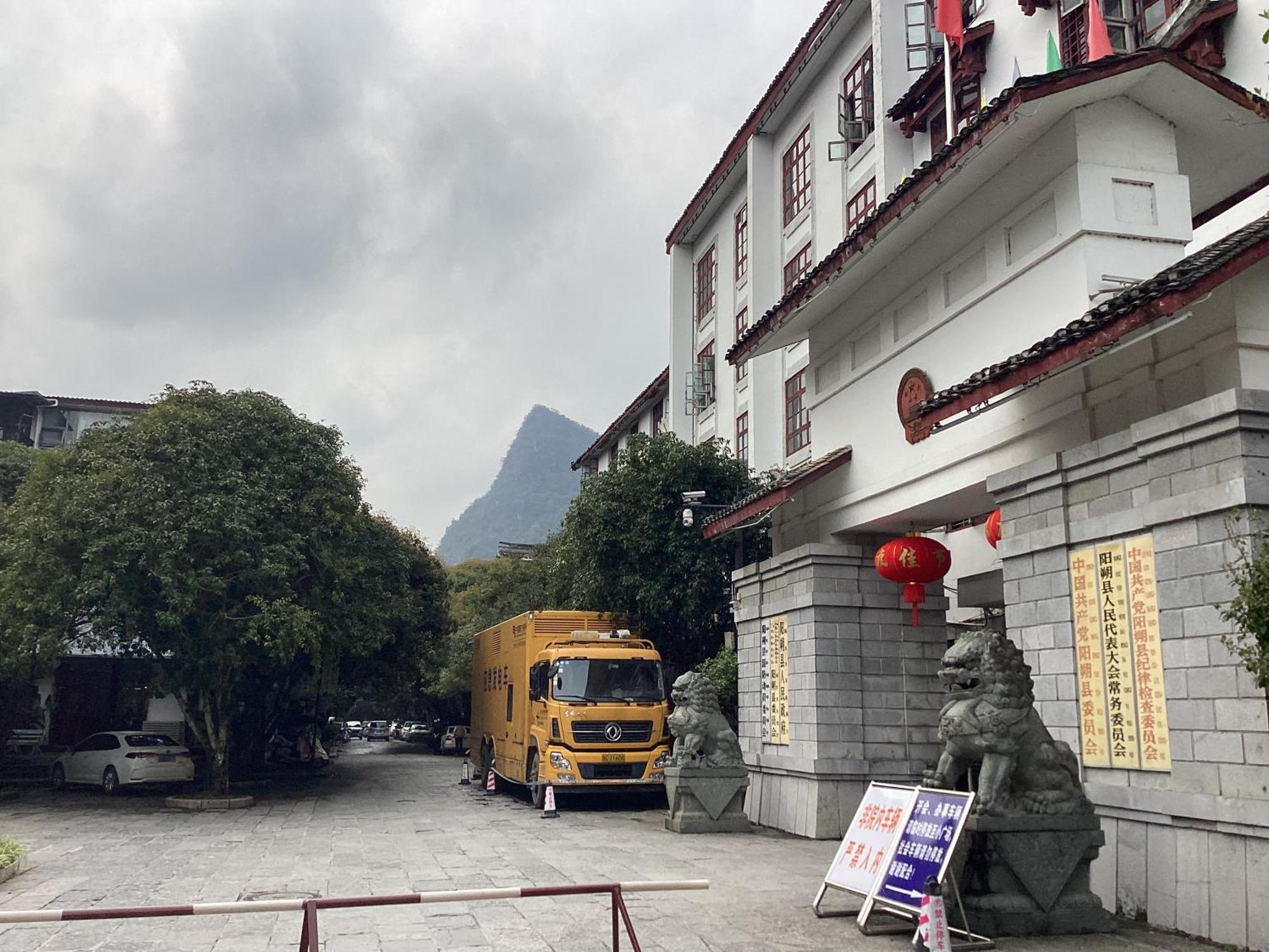 Lazzy Inn Yangshuo Buitenkant foto