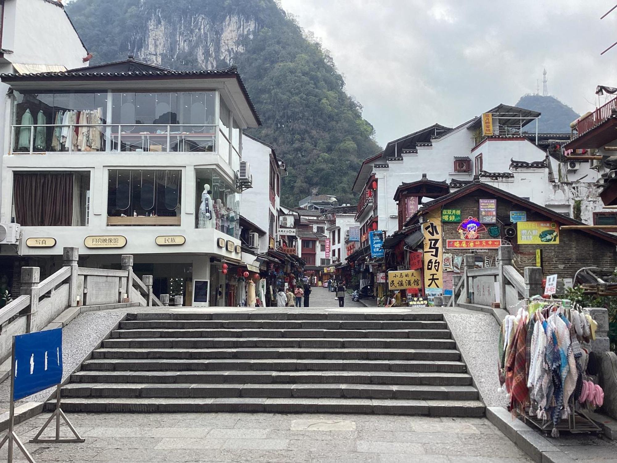 Lazzy Inn Yangshuo Buitenkant foto