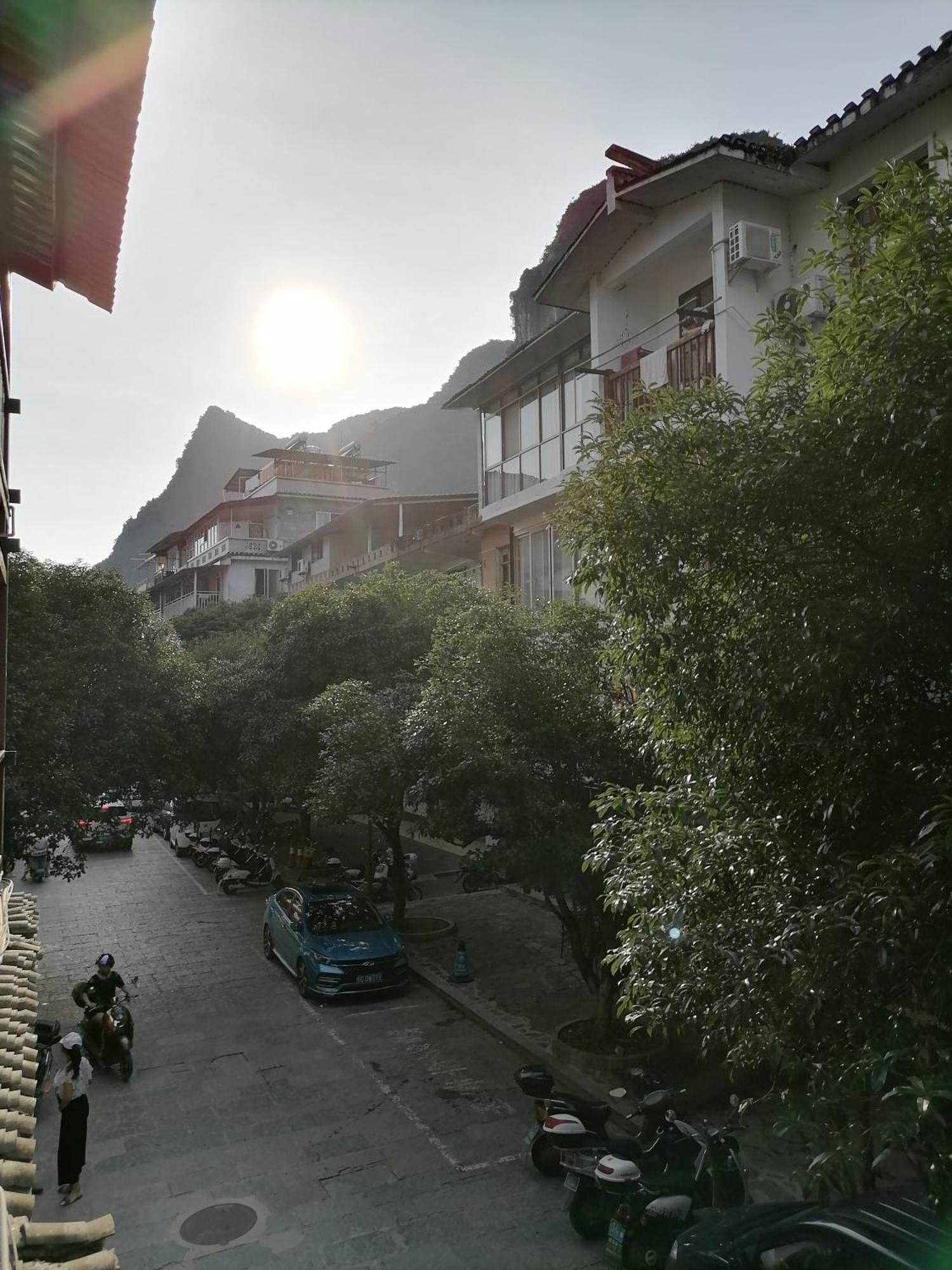 Lazzy Inn Yangshuo Buitenkant foto